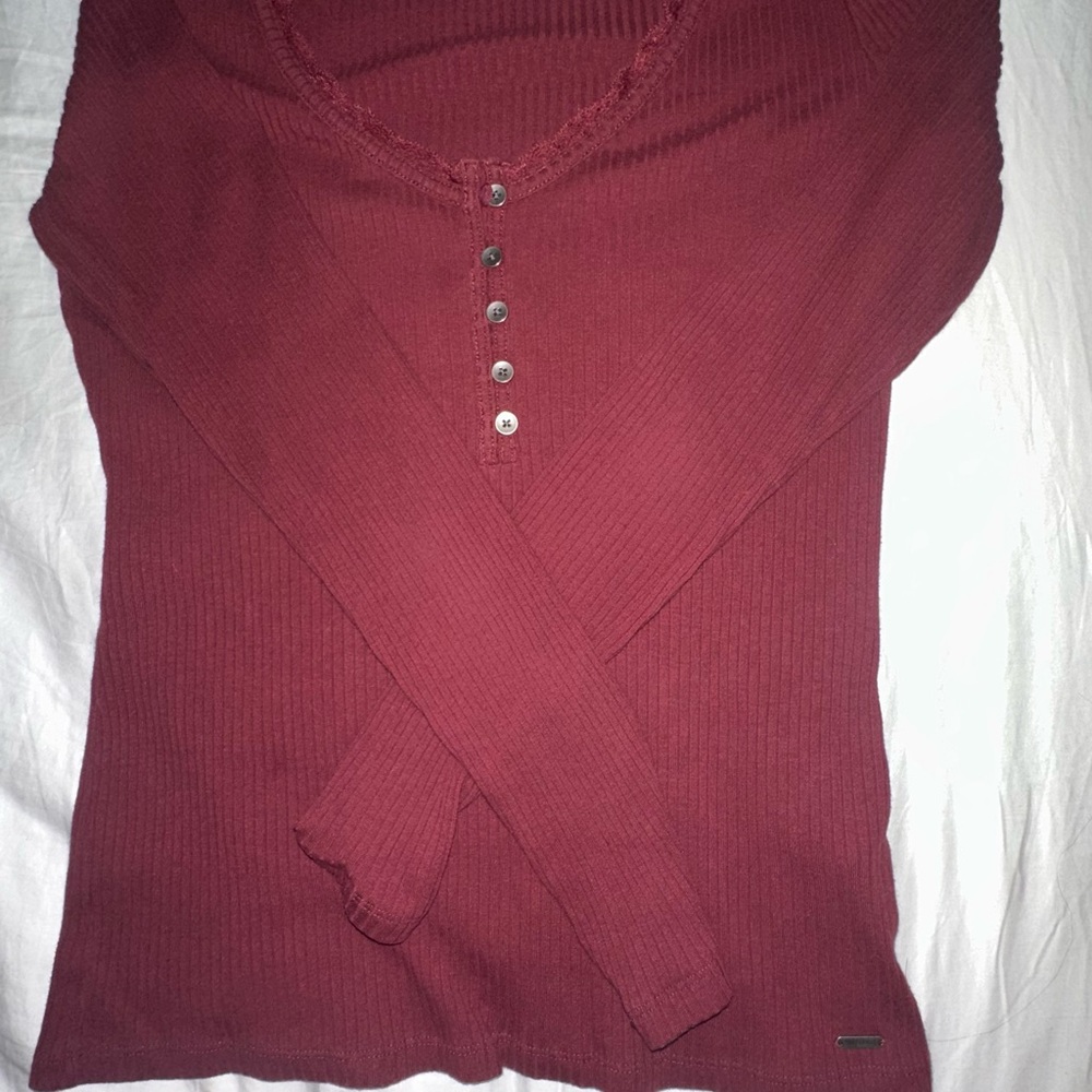 Hollister Women's Long Sleeve Tee - Burgundy